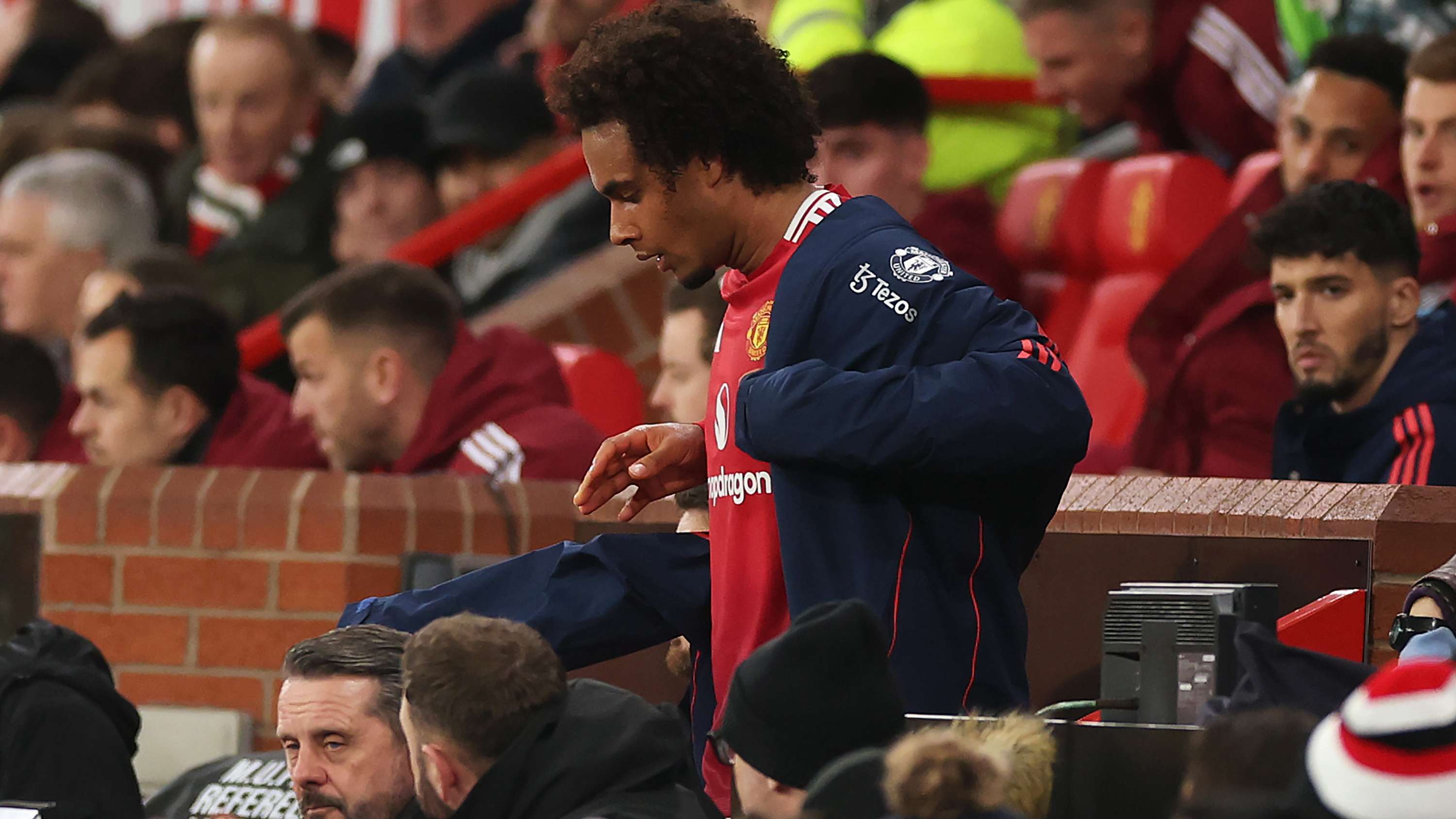 而他在首秀 而他在首秀