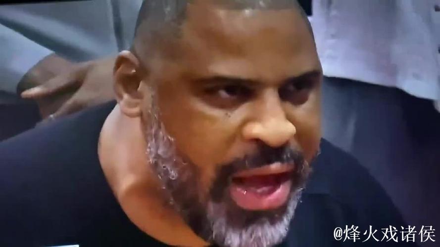 乌度卡对裁判怒吼:你xx睁大眼睛看看,睁大你的x眼看看 乌度卡对裁判怒吼:你xx睁大眼睛看看,睁大你的x眼看看