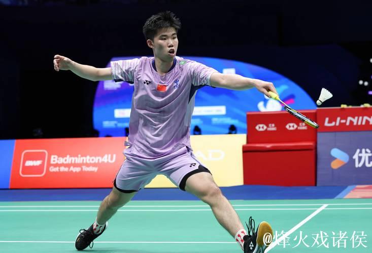翁泓阳两局完胜晋级世锦赛八强 国羽男单提前锁定奖牌